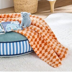 NEW Cloud Island Orange Scallop Blanket